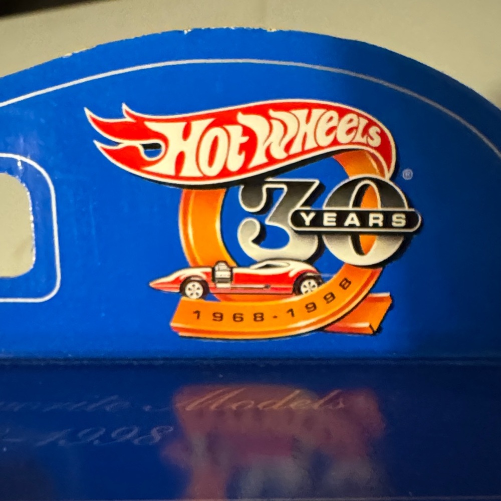 Mattel Hot Wheels (1996) 30th Anniversary VW Bus - Picture 2 of 9